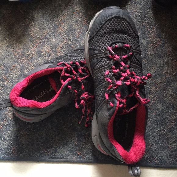 Windriver hiking shoes - Picture 1 of 3